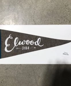 Scout Pennant Elwood In Dark Grey And Deep Teal