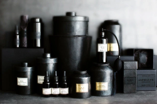 Homewares MAD ET LEN - SCENTED CANDLE - DARKWOOD - 300G