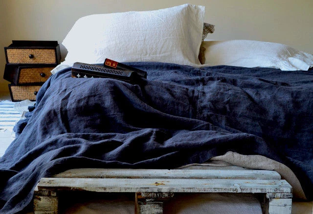 Charvet Editions 100% Stonewashed Linen Coverlet In Navy Gifts